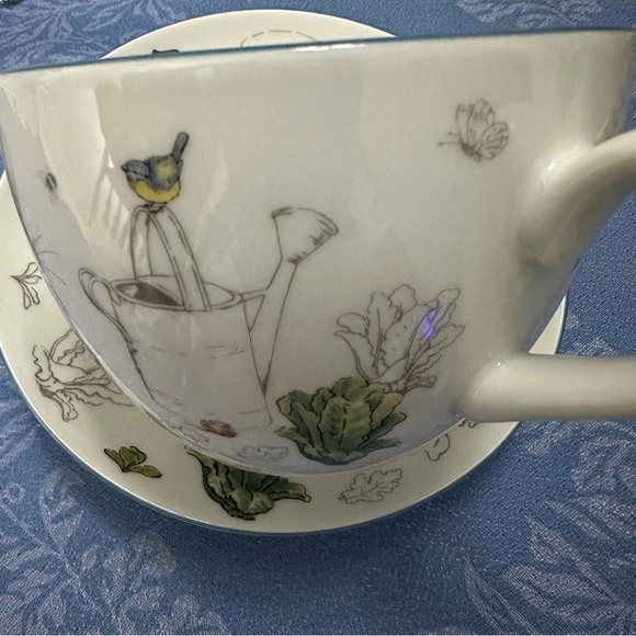 Beatrix Potter Peter Rabbit Floral Teacup and Saucer - Picture 10 of 11